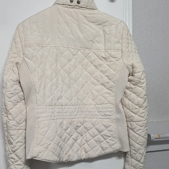 Elegant Cream Quilted Women's Jacket - Picture 10 of 14